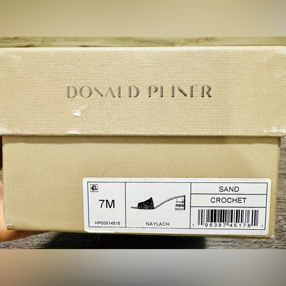 Donald Pliner Sandals, The NAYLA slide, Crochet, size 7. NWT in Box. - Picture 8 of 10